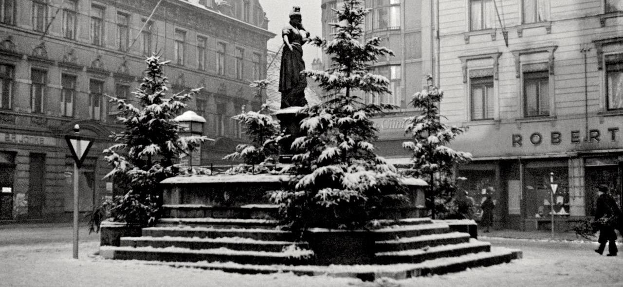 Marktbrunnen im Winter